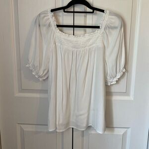 💚 Torrid white peasant top